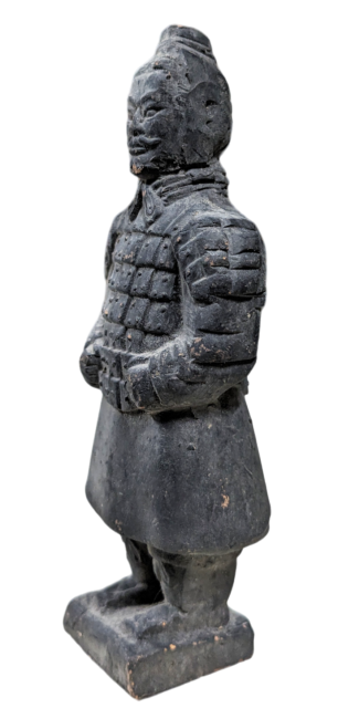 Schwarze Kriegerstatue aus Terrakotta, 12 cm