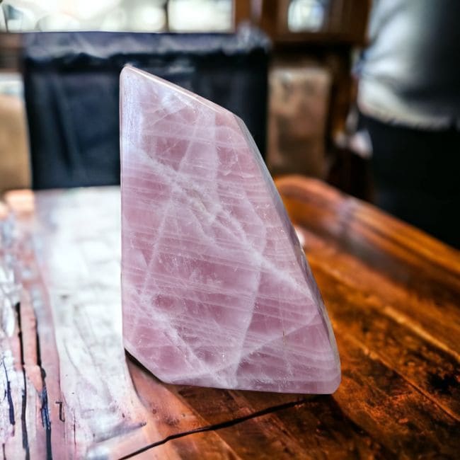Bloc de Quartz Rose poli 1.530kg