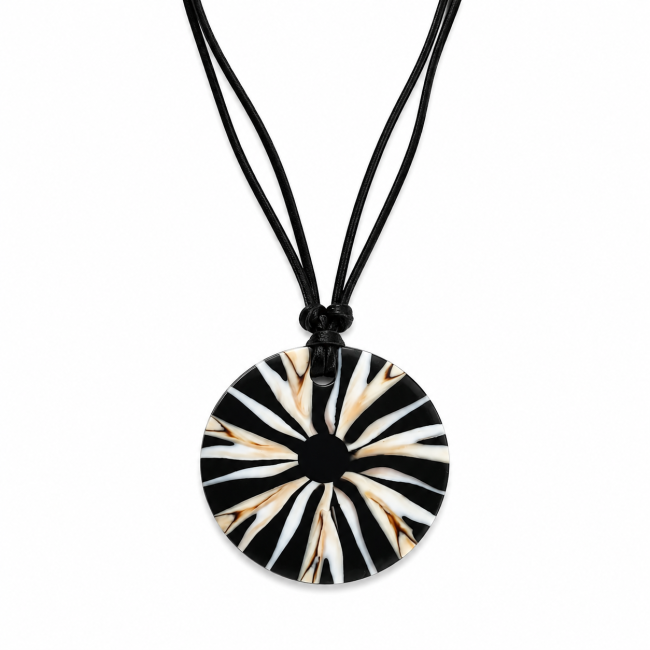 Collier nacre sur cordon velour