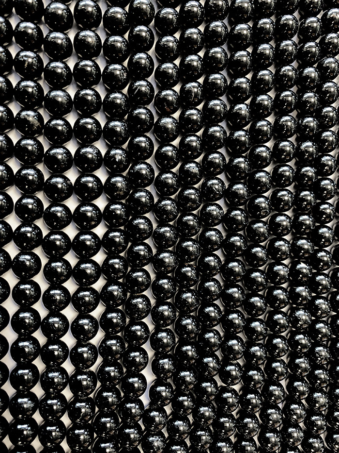 Tourmaline noire A perles 10mm sur fil 40cm