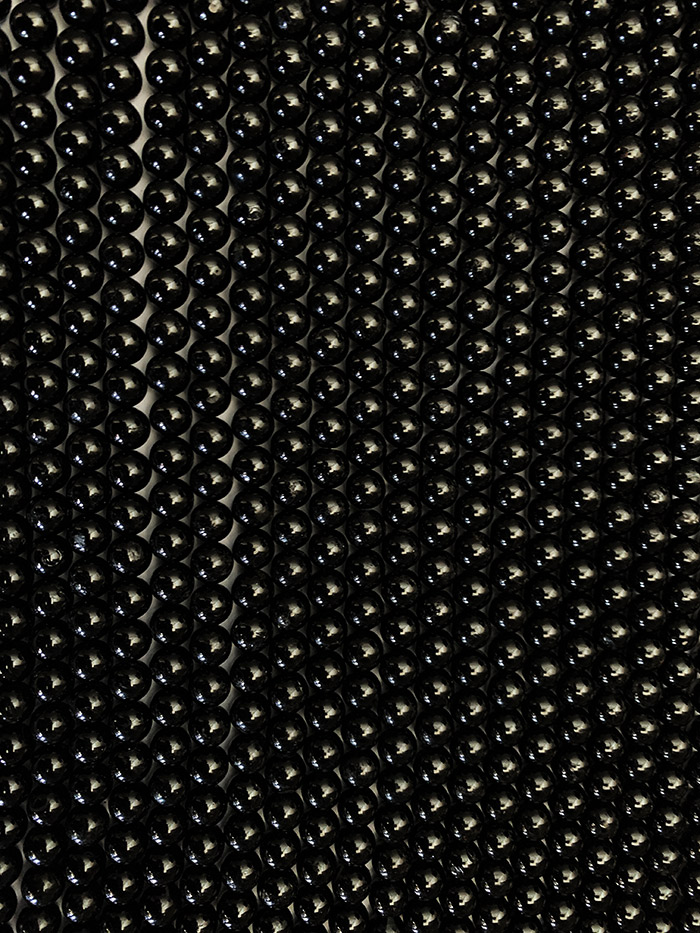Tourmaline noire A perles 8mm sur fil 40cm