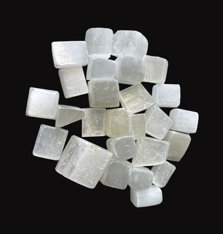 Sélenite A en cube pierres roulées 250g