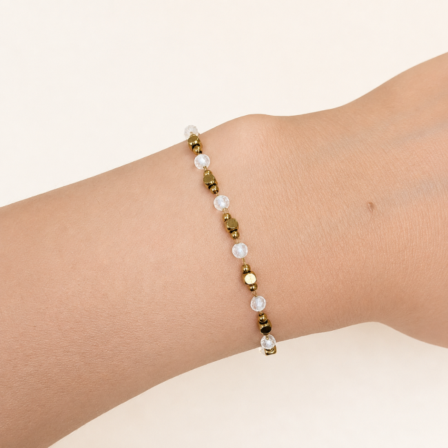 Bracelet Énergie en Cristal de Roche AA – Perles Dorées chez Arabesk