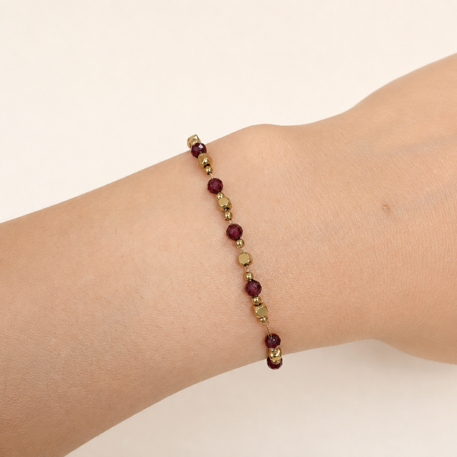 Bracelet Énergie en Grenat AA – Perles Dorées chez Arabesk