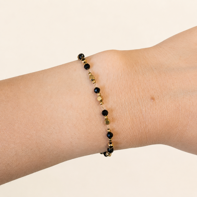 Bracelet Énergie en Spinelle Noir A – Perles Dorées chez Arabesk