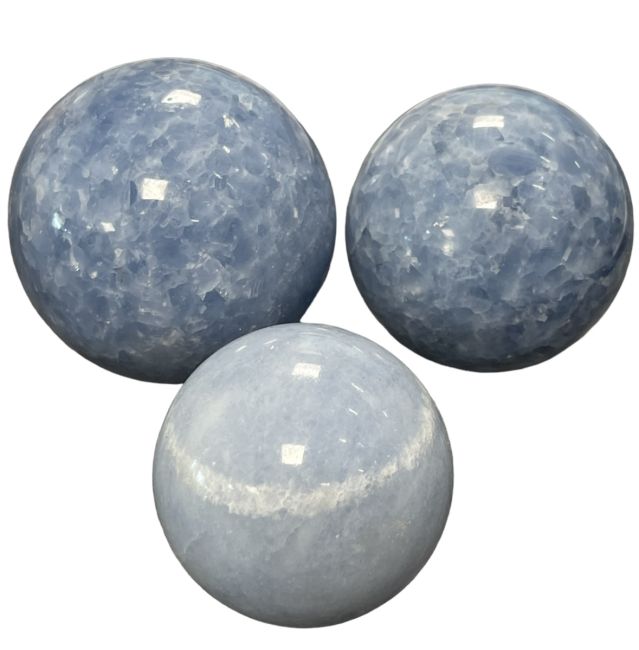 3 Sphères Calcite bleue polis 1.687 k