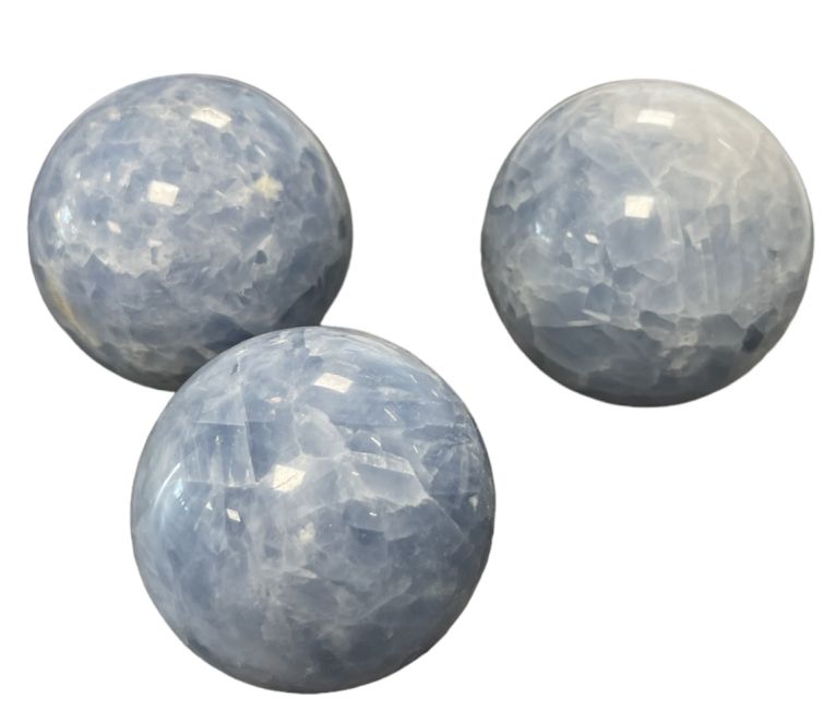 3 Sphères Calcite bleue polis 1.711k
