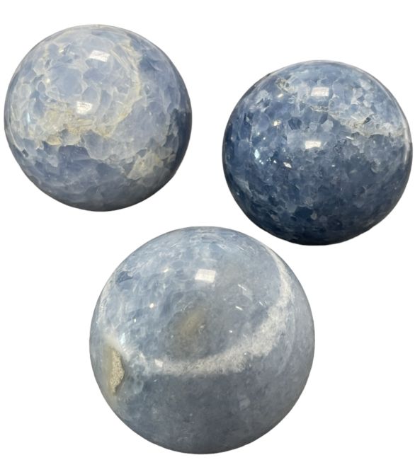 3 Sphères Calcite bleue polis 1.741k