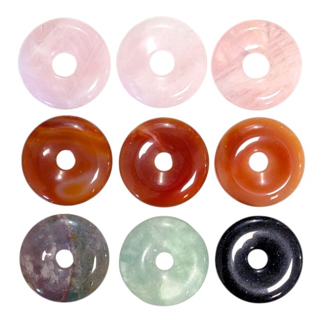Lot de 9 donuts assortis – Pierres naturelles et pierre synthétique chez Arabesk