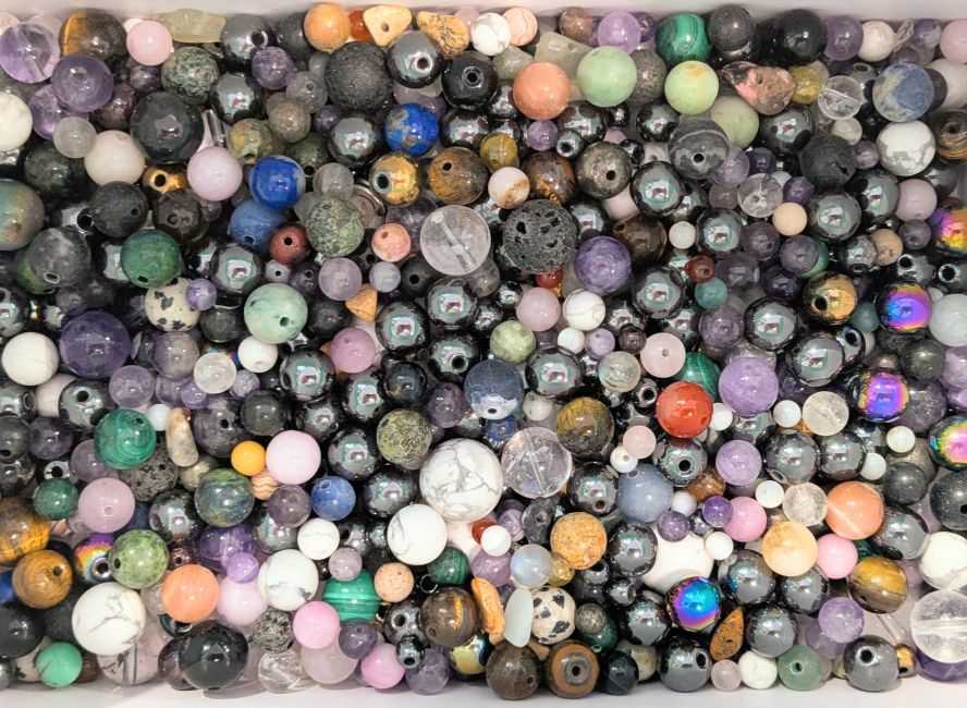 Mélange de perles en pierres naturelles – 500 g chez Arabesk