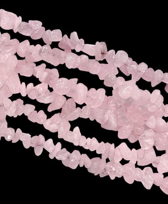 Quartz Rose A chips 5-8mm sur fil 80cm