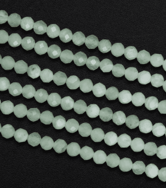 Jade de Chine Facettée A perles 3mm sur fil 40cm