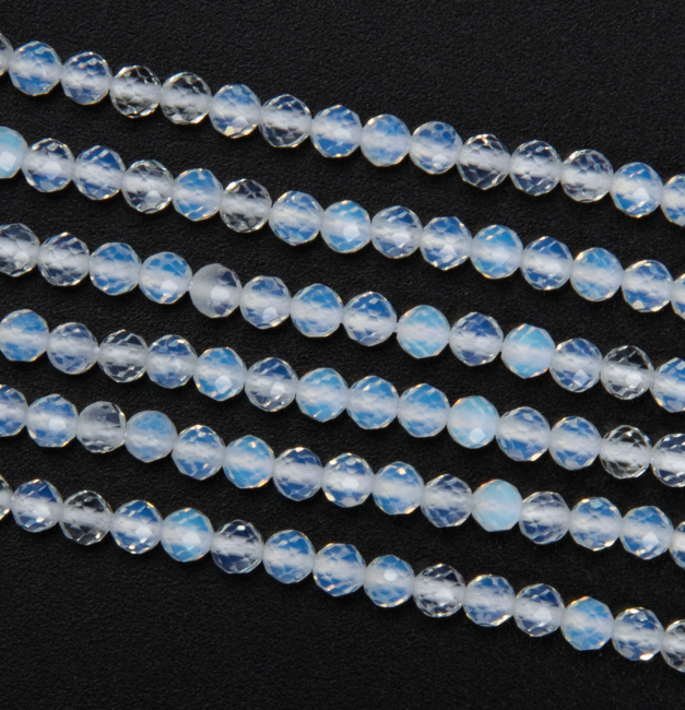 Facettierter Opalit A 3 mm Perlen auf 40 cm Draht