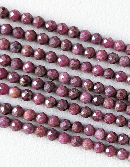 Rubis Facettée AA perles 3-4mm sur fil 40cm