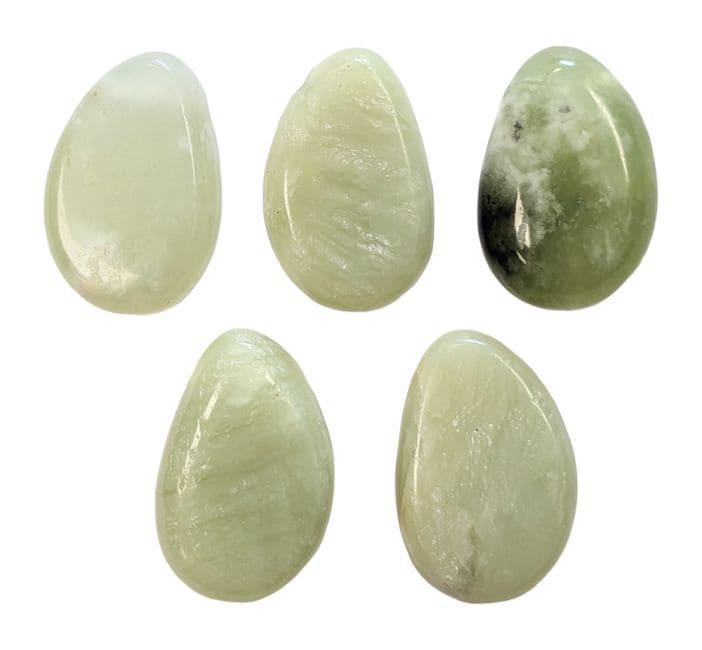 A-Anhänger aus chinesischer Jade, gebohrt, gerollt, 20–30 mm x 5