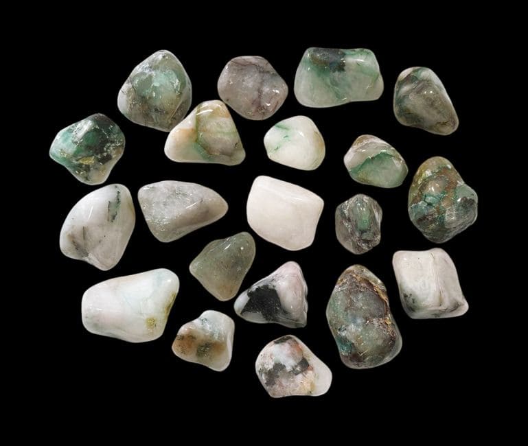 Dioptase sur Quartz AB pierres roulées 250g chez Arabesk|fr