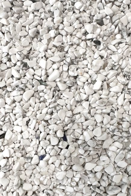 Howlite A Chips de pierres naturelles 1-4mm 500g chez Arabesk|fr