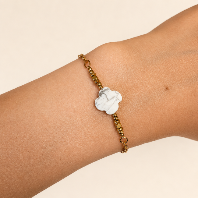 Bracelet Chance en Howlite A – Trèfle chez Arabesk
