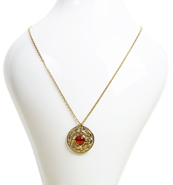 Halskette aus goldenem Edelstahl mit rundem Anhänger aus rotem Achat A