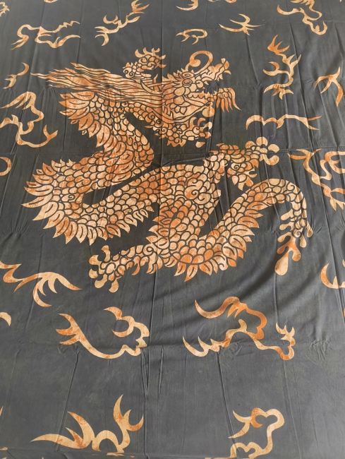 Tenture dragon Or chez Arabesk