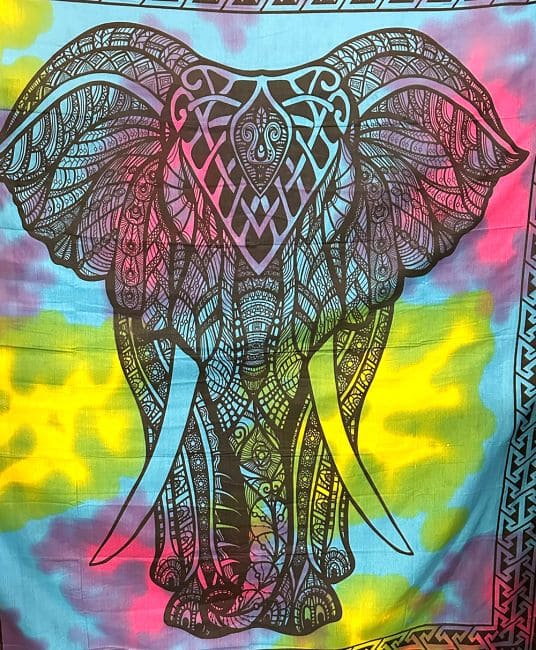 Tenture Eléphant Rose Turquoise Vert chez Arabesk|fr