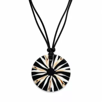 Collier nacre sur cordon velour