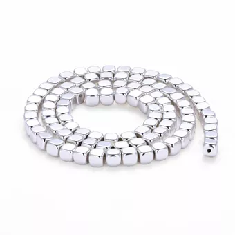 Perles Intercalaires Carrées Arrondies en Hématite Argentée 4mm
