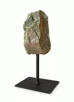 Jade Vert A Brut sur Socle en Métal Noir 17-20 cm 450-800 g