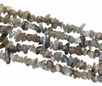 Labradorite A chips 5-8mm sur fil 80cm