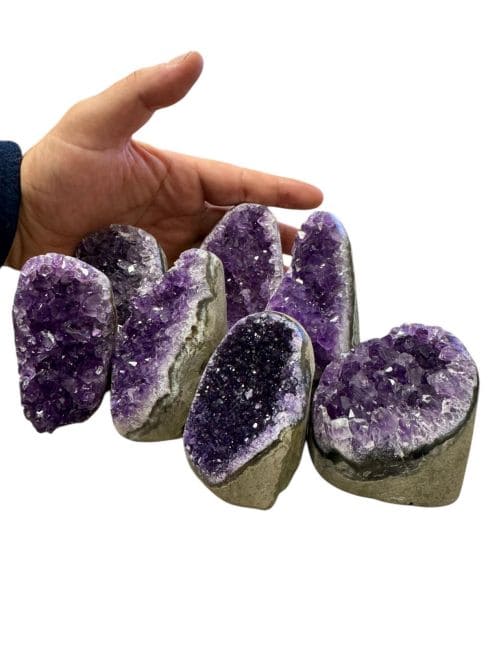 Géodes améthystes Brésil AA Base Coupée mix 2 kg chez Arabesk|fr