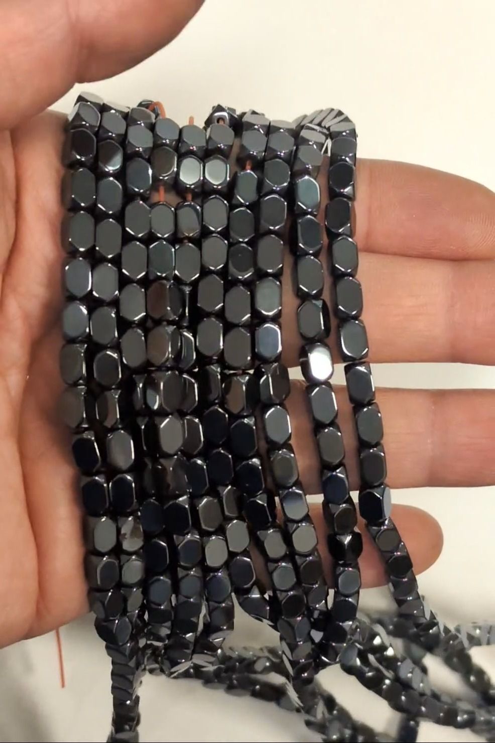 Perles Intercalaires Rectangulaires Arrondies en Hématite – 3,7×5,5 mm