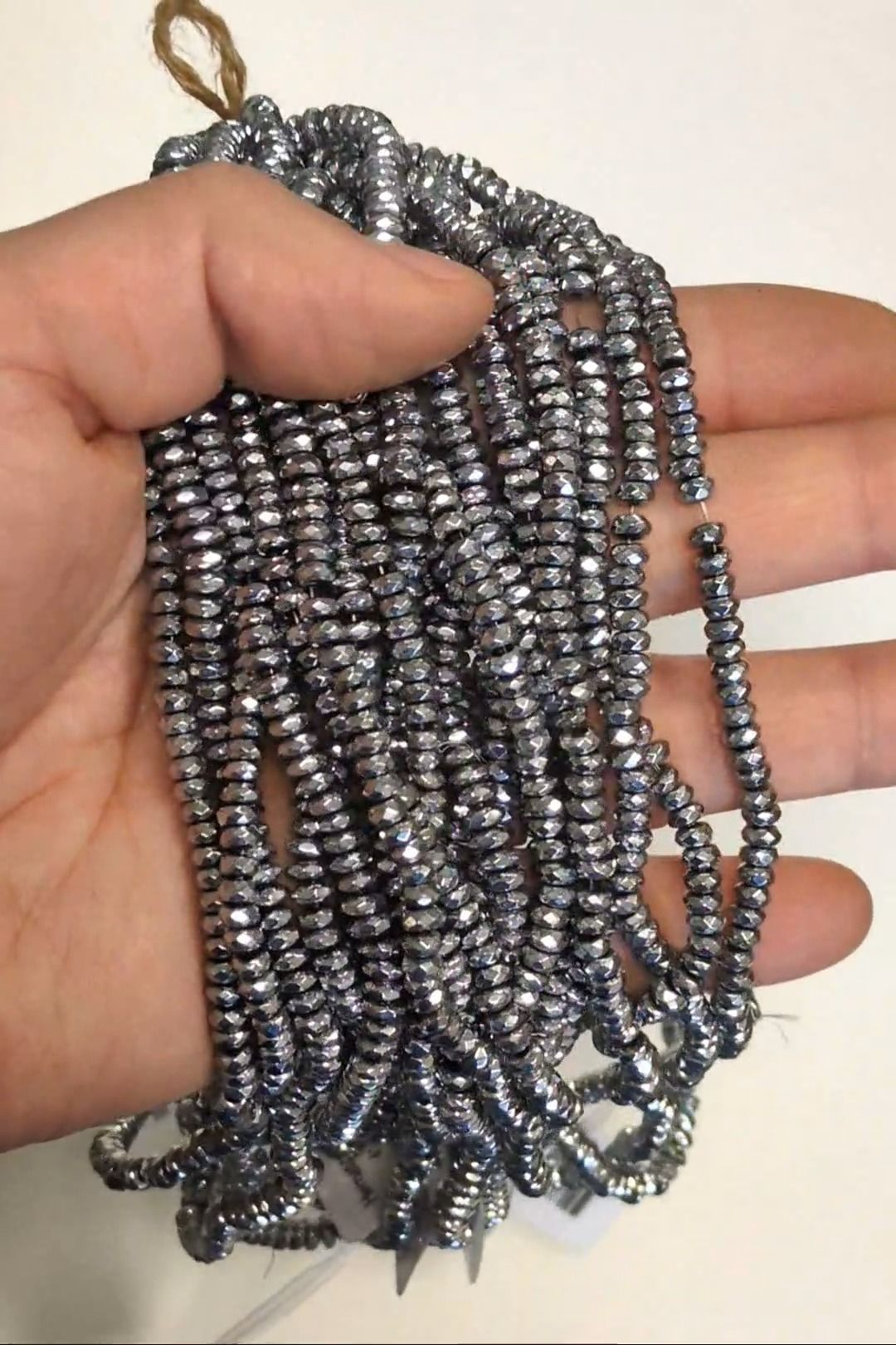 Perles Intercalaires Facettées en Hématite Argentée – 4×2 mm
