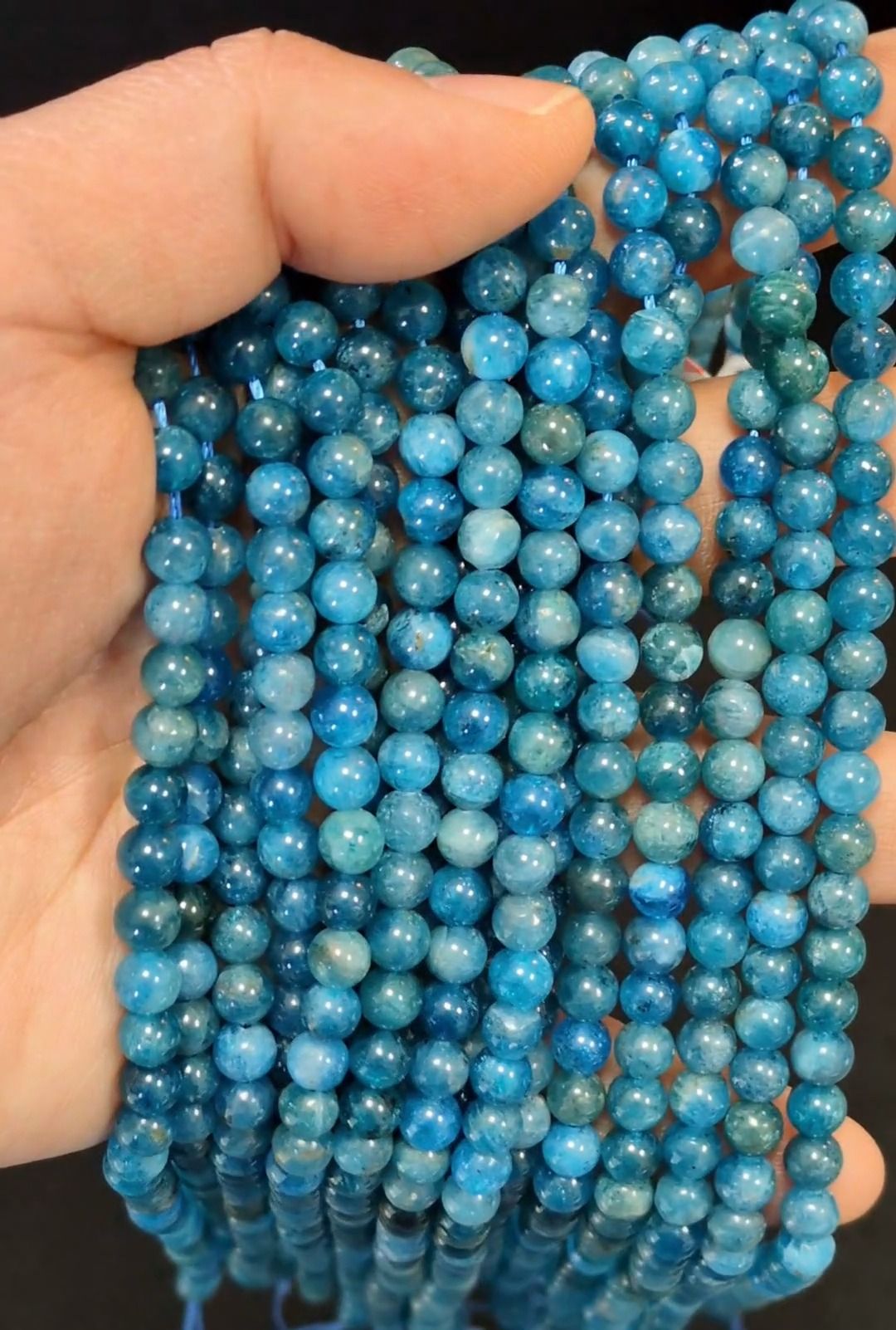 Apatite Bleue A+ perles 5.5mm sur fil 40cm