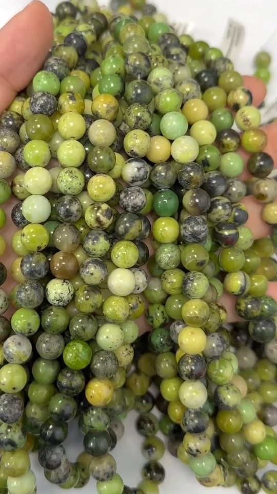 Chrysoprase Citron A perles 8mm sur fil 40cm