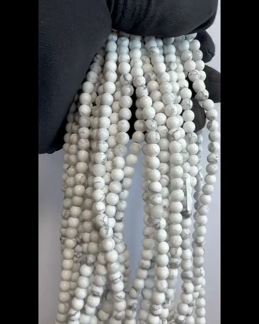 Howlite A perles 6mm sur fil 40cm