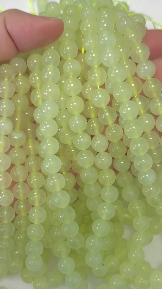 Jade de Chine A perles 8mm sur fil 40cm