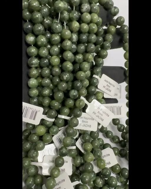 Jade Nephrite perles 8mm sur fil 40cm