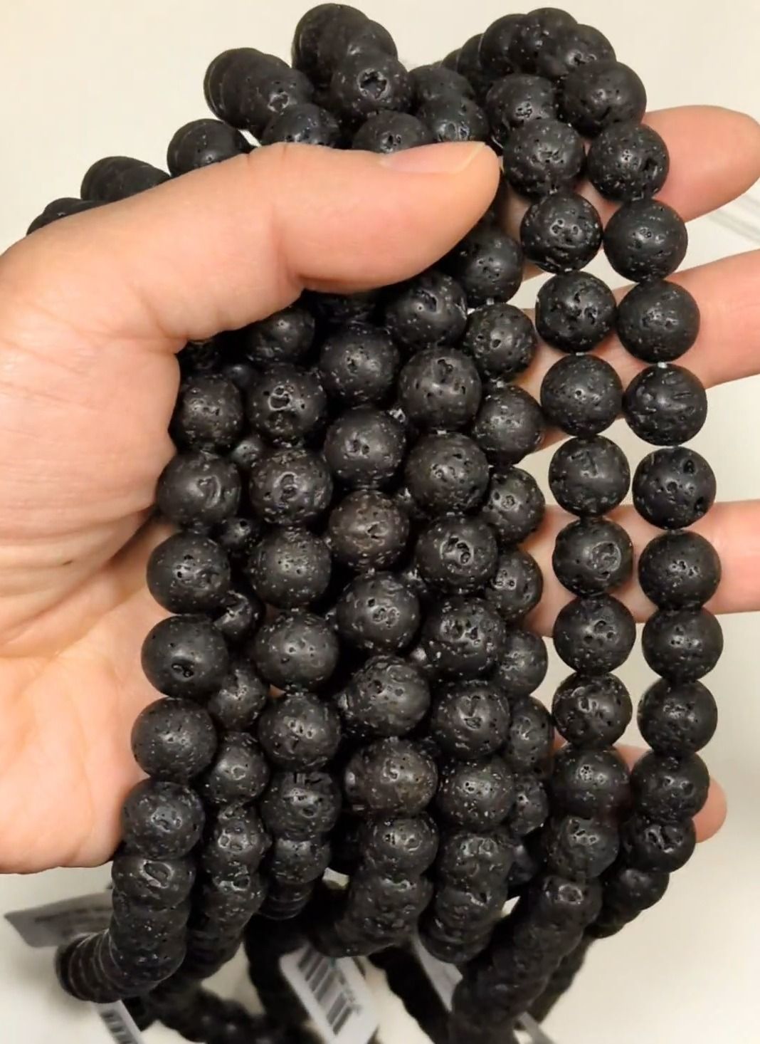 pierre de lave A perles 10mm sur fil 40cm