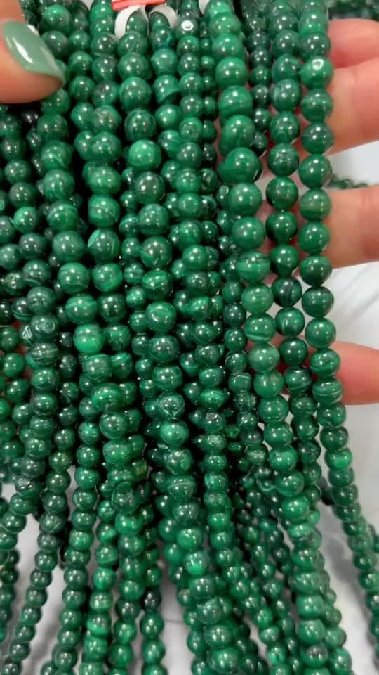 Malachite A perles 5-6mm sur fil 40cm