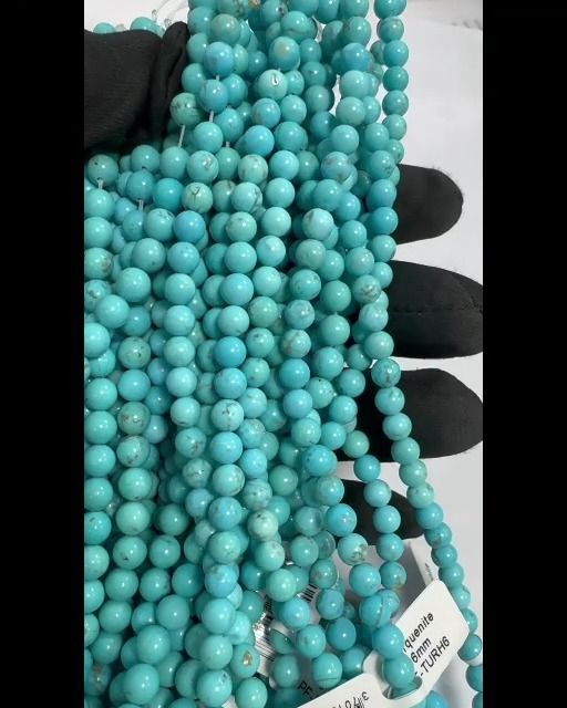 Turquénite Howlite naturelle teintée A perles 6mm sur fil 40cm