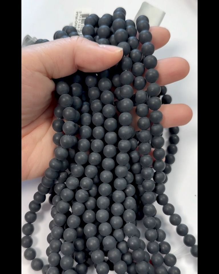 Onyx A perles mates 8mm sur fil 40cm