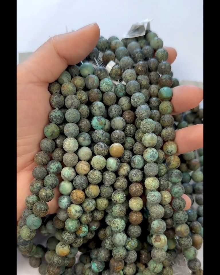 Turquoise naturelle d'Afrique perles mates 8mm sur fil 40cm
