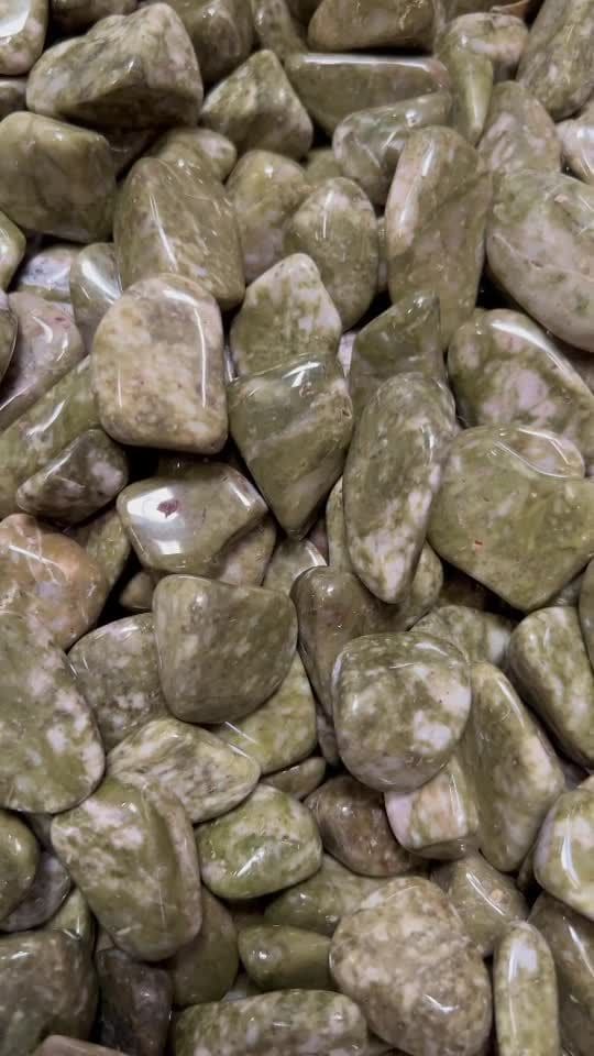 Epidote AB pierres roulées 250g